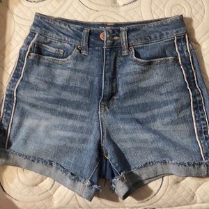 flexible soft denim shorts